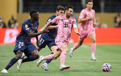 伊布：别搞得梅西要背锅一样！队友限制了他！