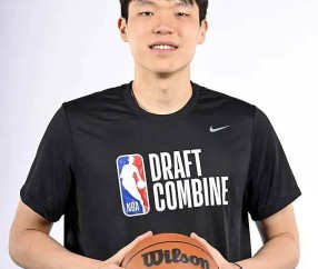 杨瀚森联合试训定妆照出炉 5V5比赛身披18号球衣