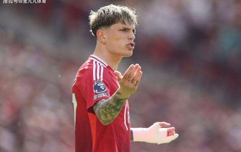 从曼联转会蓝桥，可他却仍没能证明：21岁的加纳乔被“个性伤害”