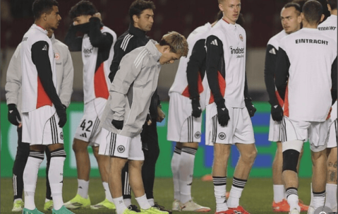 拥有日本队10号的德甲劲旅竟遭阿塞拜疆冠军逆转，媒体辛辣批评