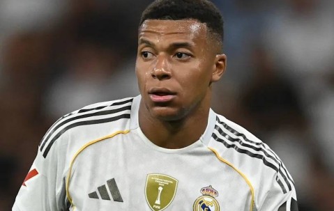 姆巴佩父亲质疑阿隆索战术要求：这种级别的前锋不需要参与防守