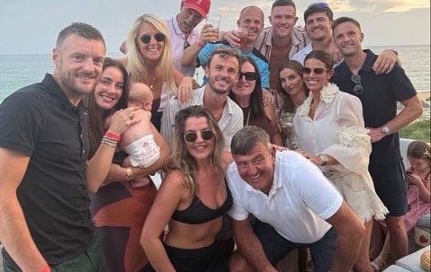 莱斯特城老友记！瓦尔迪与马奎尔、麦迪逊等人前往葡萄牙度假