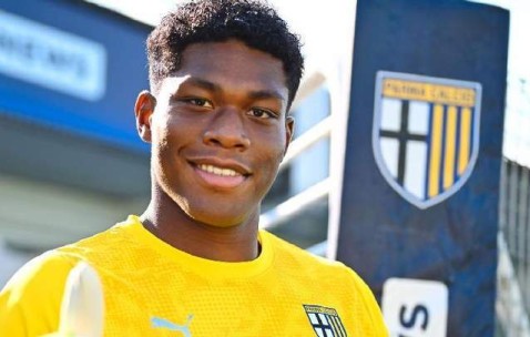 酸了！日本国门铃木彩艳意甲扑出点球：获全场最高的9.4分！