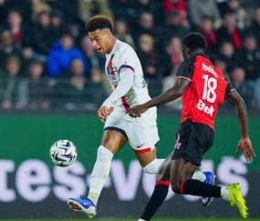 12亿豪门一夜崩盘!核心怒喷队友自私,主帅当场翻脸,法甲变天在即