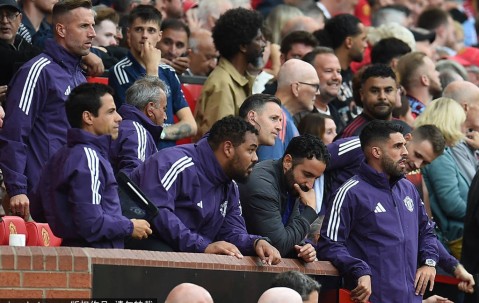 利物浦名宿：若非阿莫林有魅力长得帅 他早被曼联解雇了