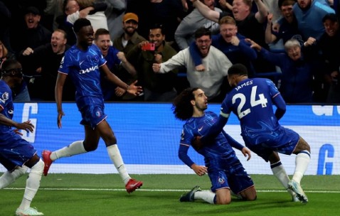 切尔西1比0曼联暂居第四，带刀后卫救主，剩余两场都是硬仗