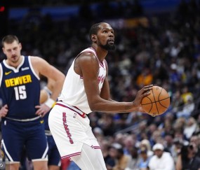 掘金火箭二番战戏剧性拉满 约基奇拼到6犯力保胜利