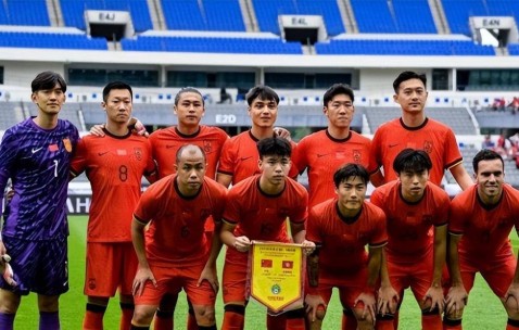 中国男足球员刘凯源两次助攻，欧冠主场比利亚雷亚尔战平尤文