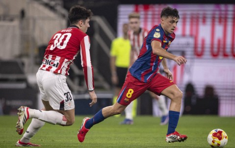 巴萨遭重创！费兰托雷斯伤停缺战欧冠，弗里克紧急调整攻击线