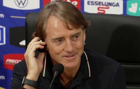 曼奇尼自曝若阿莫林下课其可执教曼联！失业一年，在法国遇到拉爵