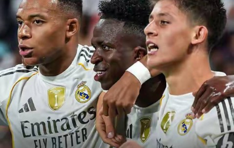 1亿砸中卫+5球杀神！足坛一夜3重磅，曼城巴黎冲冠稳了？