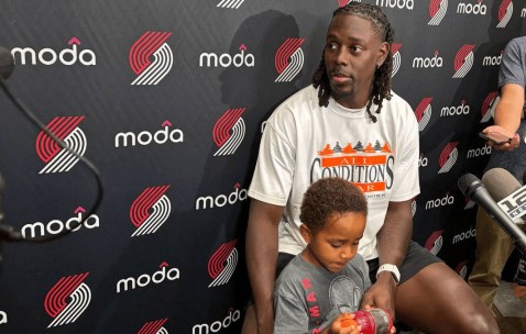 霍勒迪:杨瀚森表现像超级巨星 备受关注是应得的