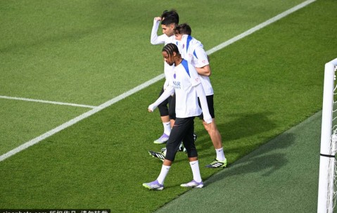 巴黎圣日耳曼与马赛比赛延期，金球奖之夜风云再起