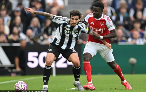 小贝林失误！拜仁2-0领先多特，解围失误引发的战术思考