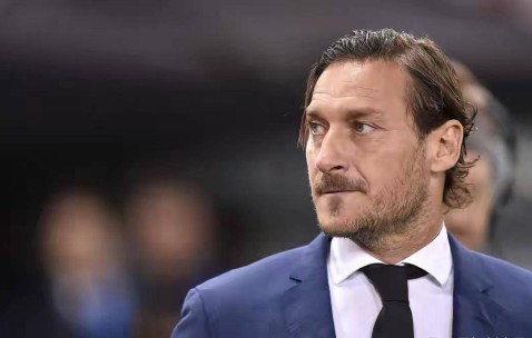 罗马迎来百年荣耀在望，闯入欧冠的关键时刻，一人地位超越托蒂与加斯佩里尼