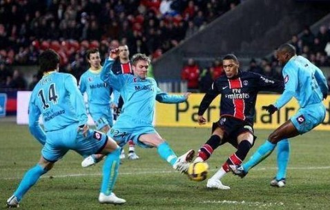 法甲保级生死斗！巴黎FC主场战欧塞尔，谁能抢下救命3分？