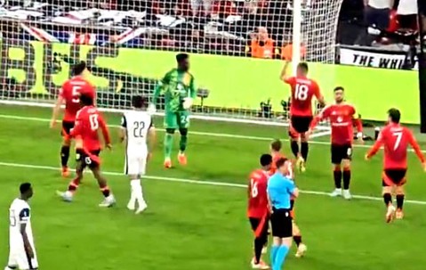 三亚奥纳纳惹曼联队友不满，卡塞米罗与之对骂！三队有意3000万签霍伊伦德