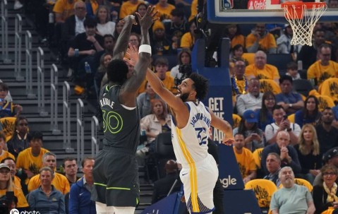 爱德华兹36分巴特勒33+7+7 勇士再负森林狼总分1-2