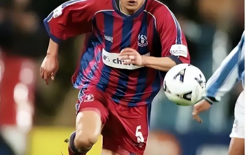 国足收官第2天，王钰栋留洋法甲重大突破，范志毅承诺帮他找关系