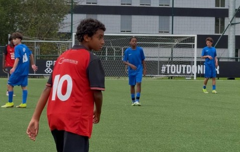 13岁法国中场全能天才崭露头角，堪比卡马文加，西甲两大豪门激烈争夺