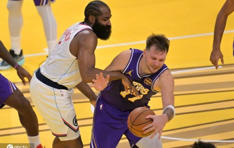 东契奇畅快40+统治洛城德比 哈登遭BIG3围殴落寞至极