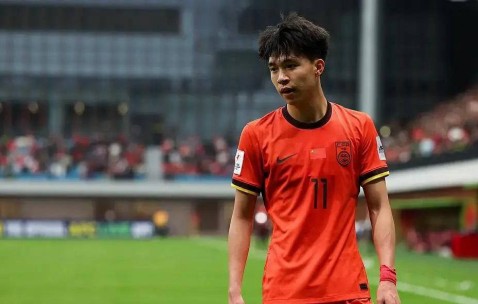 18岁少年王钰栋引领国足生死战