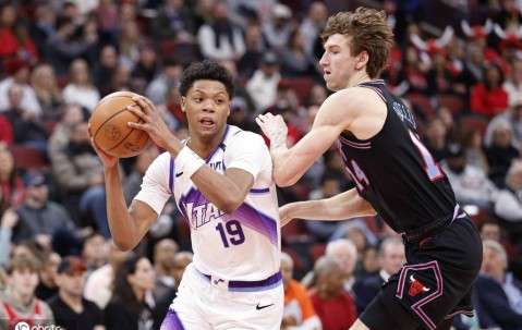 武切维奇35+7+5森萨博空砍43+5 公牛险胜爵士