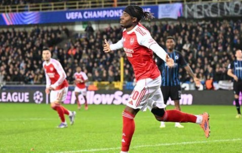 豪取6连胜！阿森纳一只脚进欧冠16强，穆里尼奥神了：2-0战胜意甲冠军