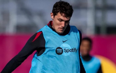 巴萨瞄准曼城边缘荷兰铁卫，冬窗引援锁定克里斯滕森最佳替代者