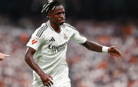 度假推迟续约！皇马头牌飘了！神秘豪门送2亿年薪，不服姆巴佩