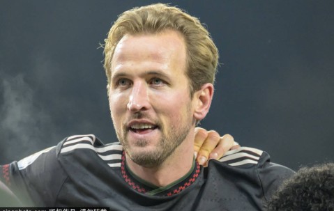 欧洲足球：哈里·凯恩替补出场上演帽子戏法，拜仁狂胜斯图加特