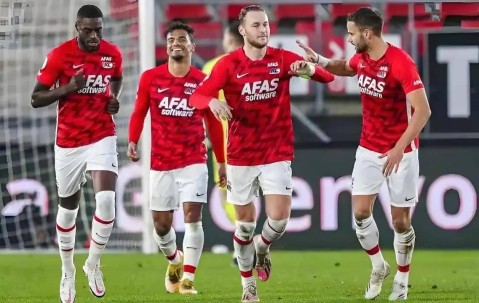 11分领跑+9场输7场！荷甲冠军悬念终结，埃因霍温把联赛踢成独角戏