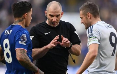 BBC：下赛季开始英超将引入新规，比赛中只有队长被允许接近裁判