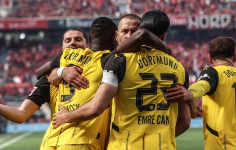 德甲最新积分战报：斯图加特制造惨案，多特逆袭冲击欧冠区