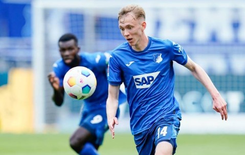 德甲榜首级对决！勒沃库森主场迎战霍芬海姆，争冠热门能否巩固领跑优势？