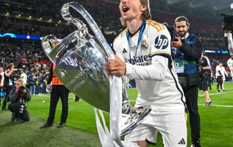 莫德里奇回忆热刺生涯，未能如愿加盟切尔西，反而成就皇马传奇