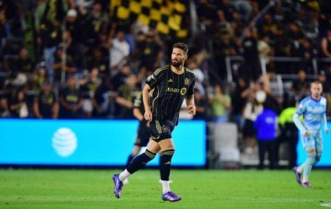 足坛多笔重磅官宣！38岁吉鲁重返法甲！切尔西第4签锁定德甲妖星！