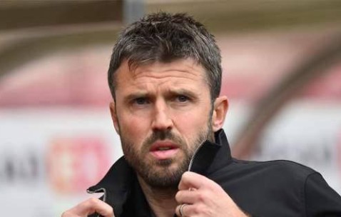 曼联宣布新帅人选：卡里克时隔四年回归，携四名助手签约半年