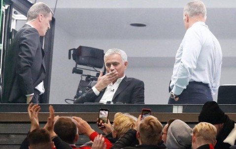 穆帅拿900万下课！曝其愿走路回去执教曼联，下月有望重返梦剧场