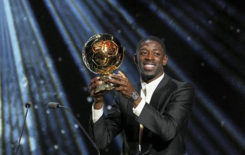 从迟到大王+网瘾少年到捧起金球！“香球王”登贝莱终迎圆满