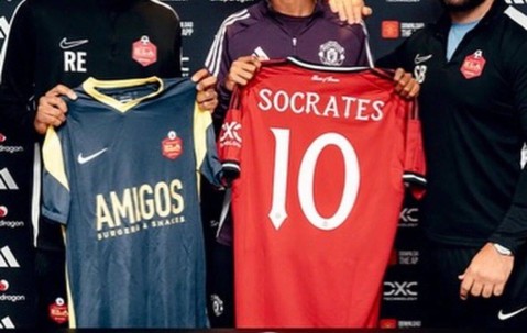 曼联官宣签13岁中卫苏格拉底，无意老拉莫斯！700万左闸拒绝出租