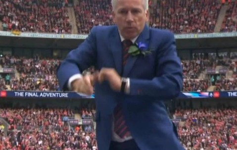 帕杜：不去看水晶宫决赛了，免得我的舞步盖过球队风头