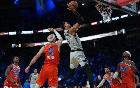 文班火线复出扮演救世主 雷霆不只输球还多了个死敌？