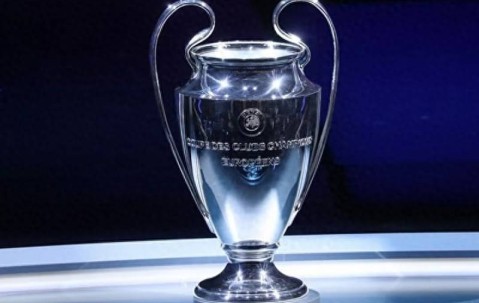 多赢一轮进欧冠！曼联弃将双双进球，穆里尼奥澄清欧冠的理念