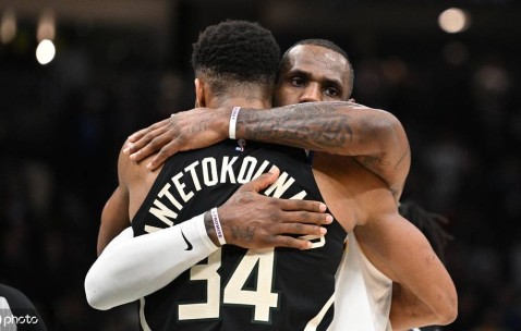 字母哥力挺詹姆斯:不会真有人以为最伟大球员没技术吧？