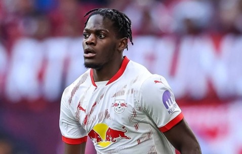 22岁德甲后防帝星横空出世，法国新一代希望之星，3大欧洲豪门疯抢