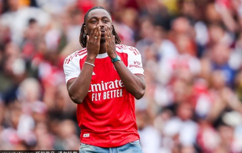 新10号！埃泽圆梦加盟阿森纳 主场见证枪手5球大胜