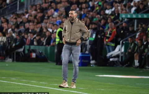 紧急！皇马0-2惨败引发高层震怒，阿隆索命悬一线，曼城大战或成生死战