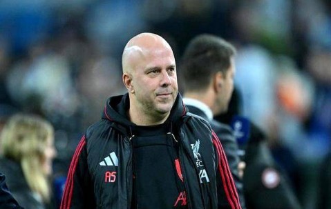 落后曼联5分！同期少拿21分！曝利物浦或炒掉斯洛特，阿隆索接手