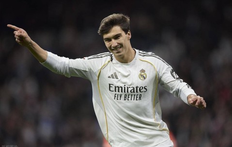 随着皇马4-1，比利亚雷亚尔1-2，西甲最新积分榜出炉：巴萨丢榜首